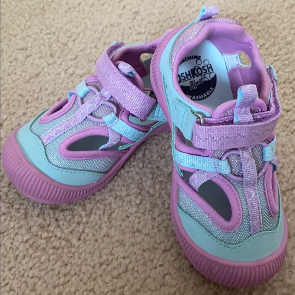 Oshkosh sandals